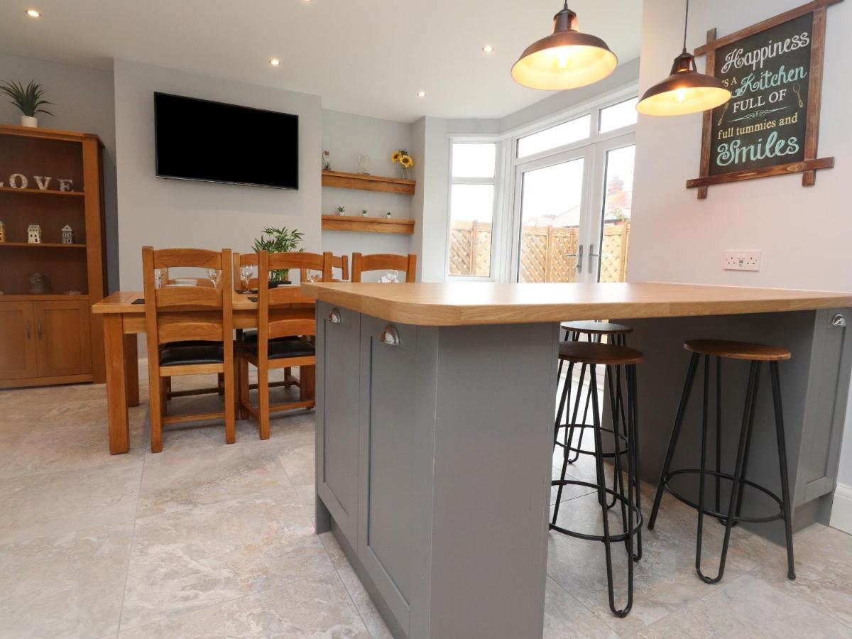Villa 23 Ryden Avenue Cleveleys Exterior foto