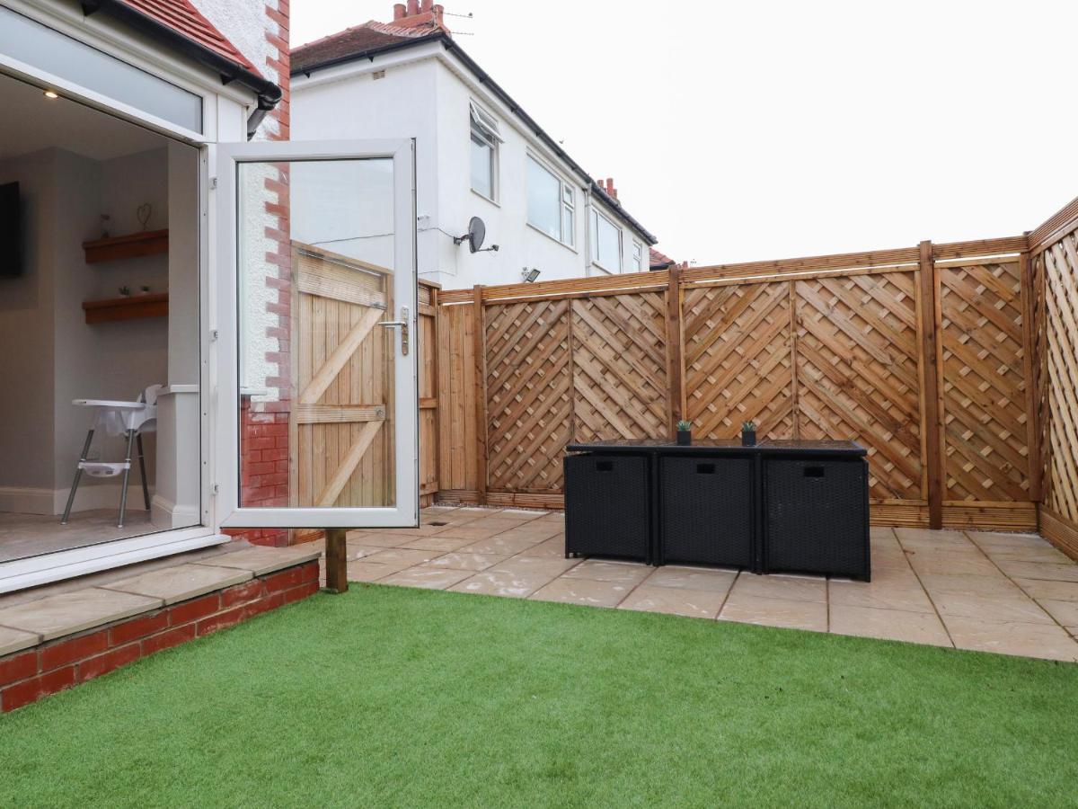 Villa 23 Ryden Avenue Cleveleys Exterior foto